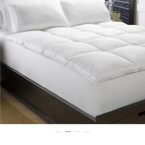 Luxurious White Bedding Set